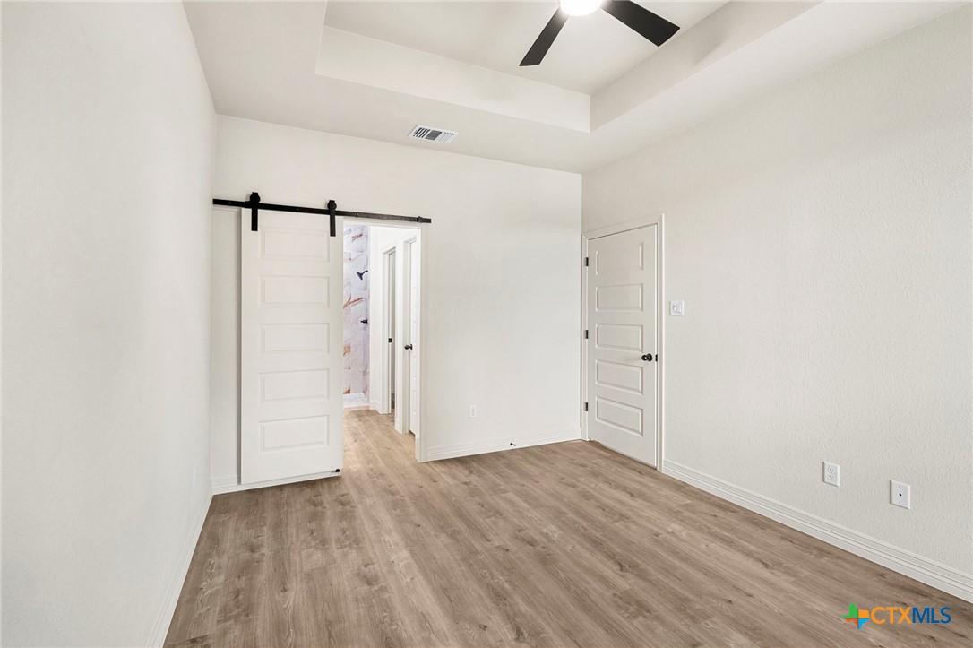 1305 Lone Pine Way