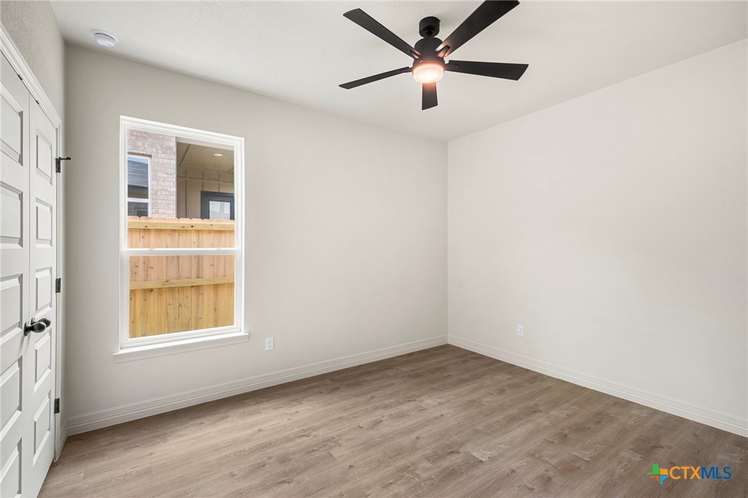 1305 Lone Pine Way