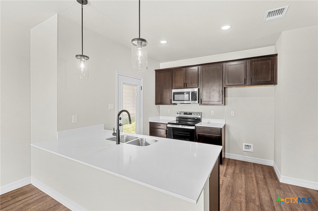 1301 Lone Pine Way