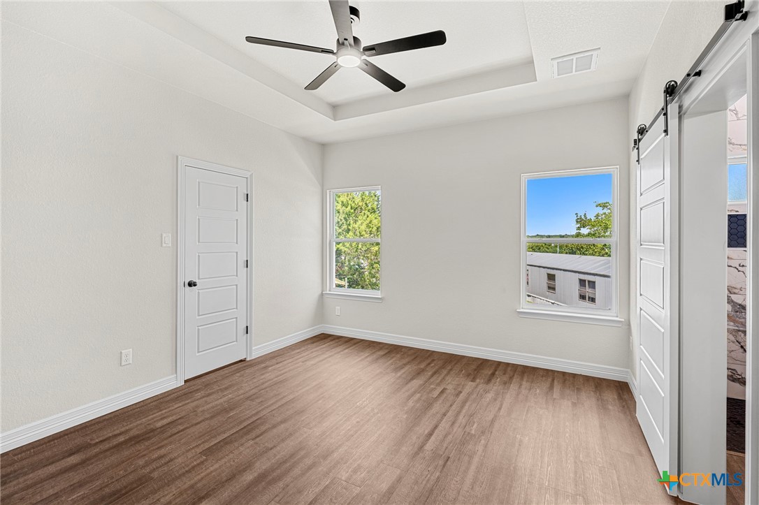 1301 Lone Pine Way