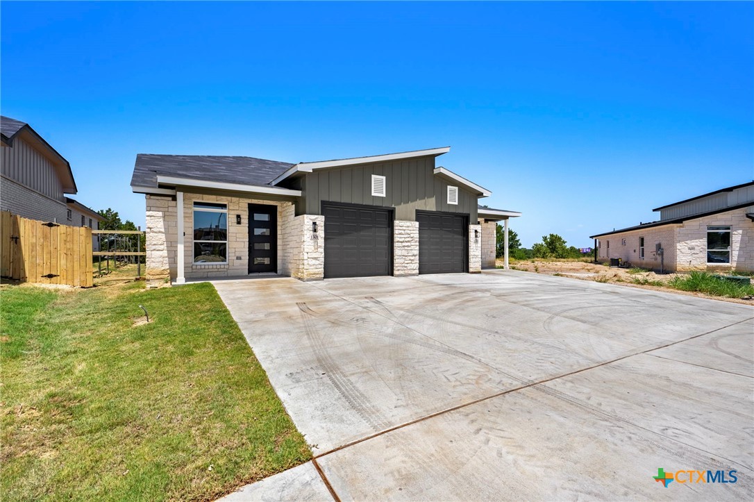1301 Lone Pine Way