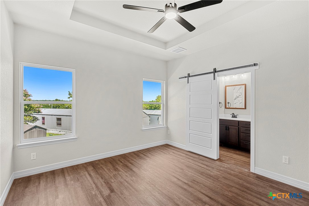 1301 Lone Pine Way