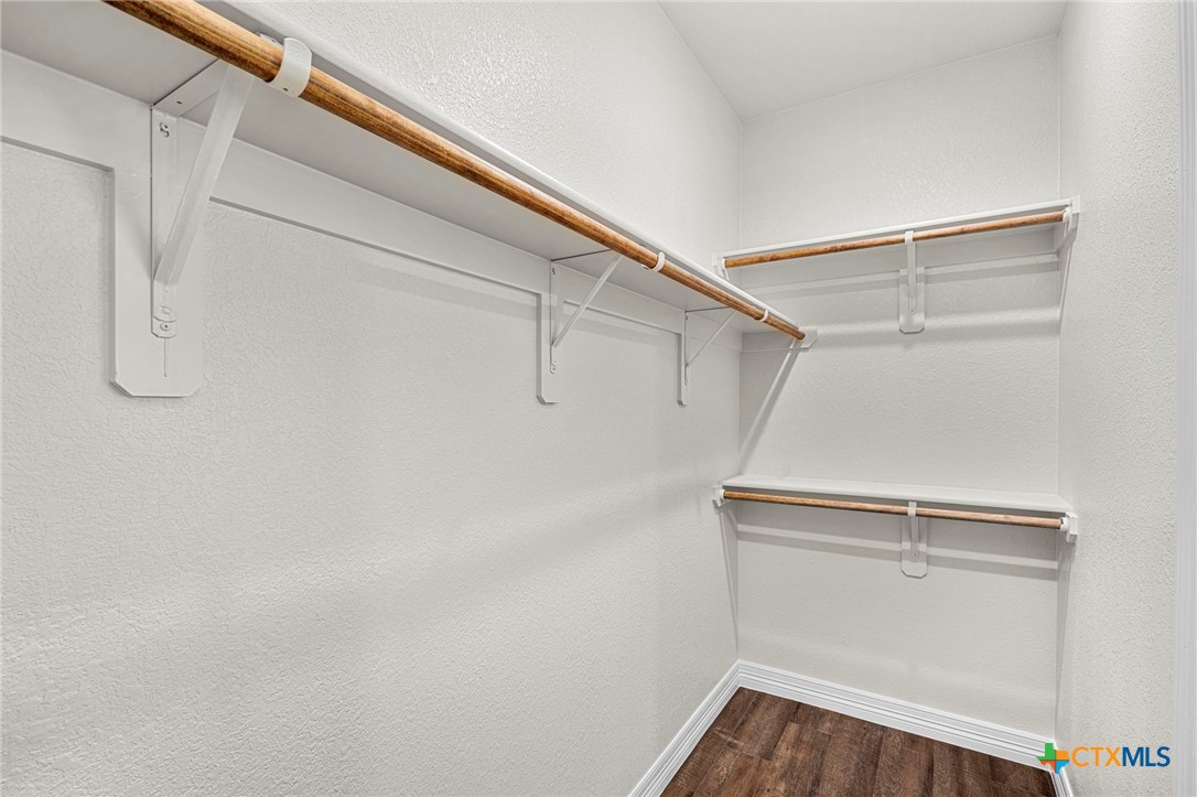 1301 Lone Pine Way