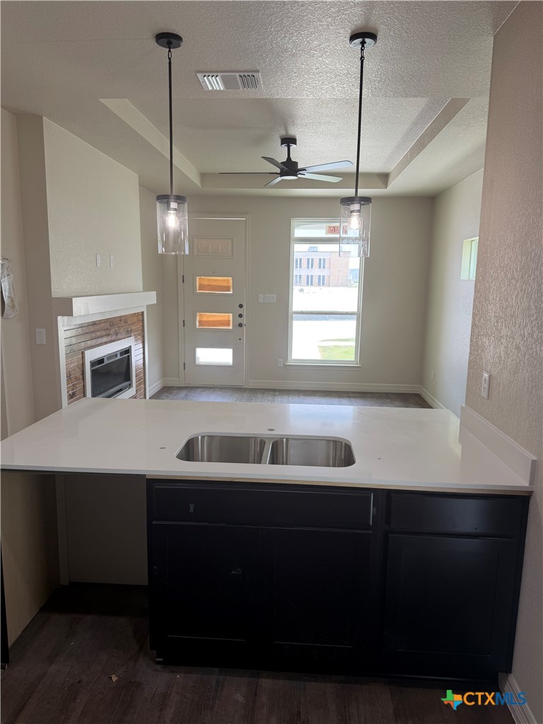 1301 Lone Pine Way