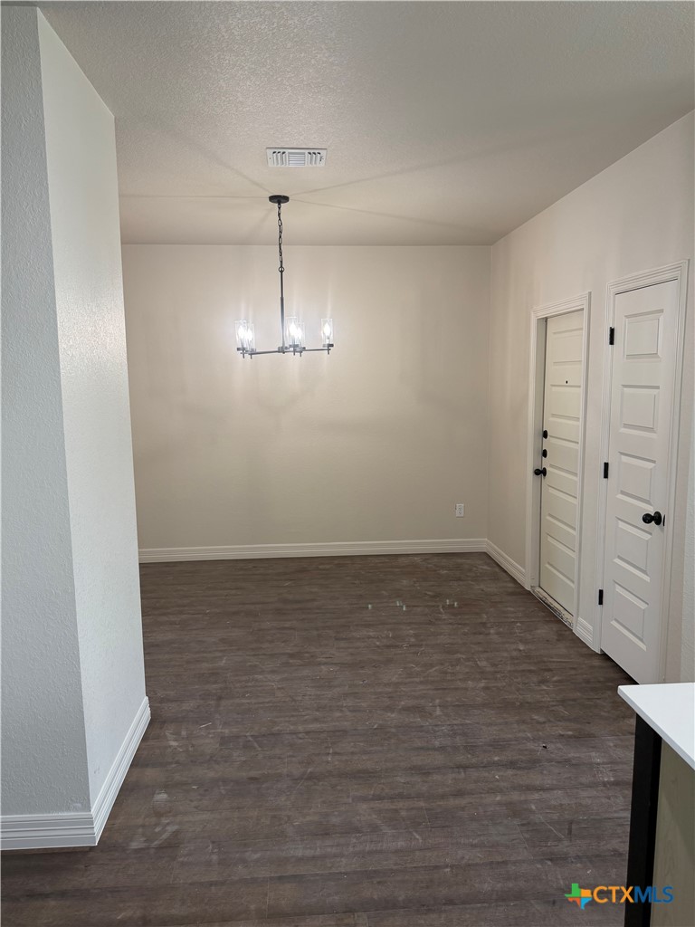 1301 Lone Pine Way