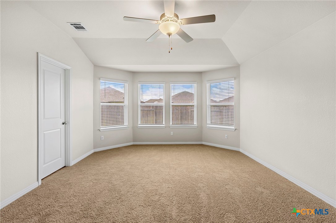 516 Loriner Way