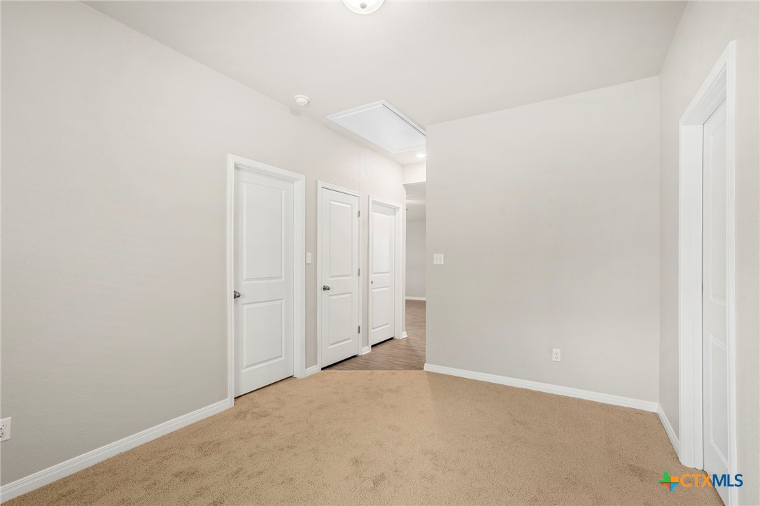 516 Loriner Way