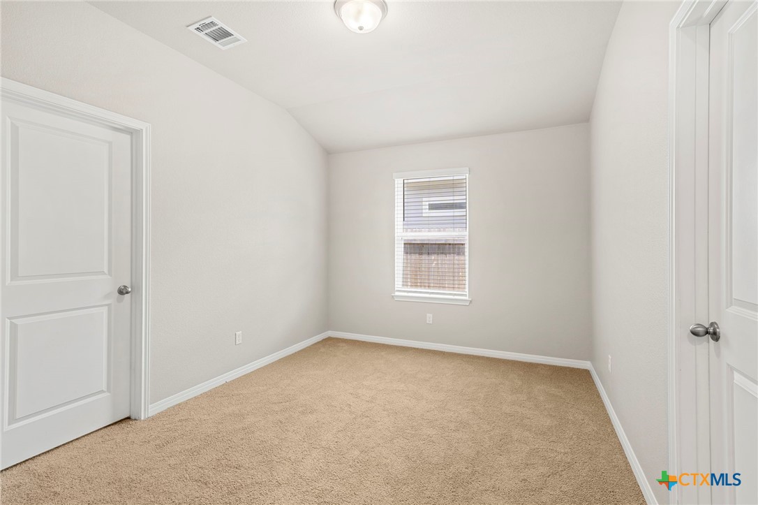 516 Loriner Way