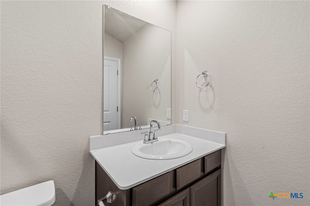 516 Loriner Way