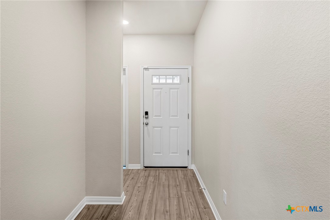 516 Loriner Way