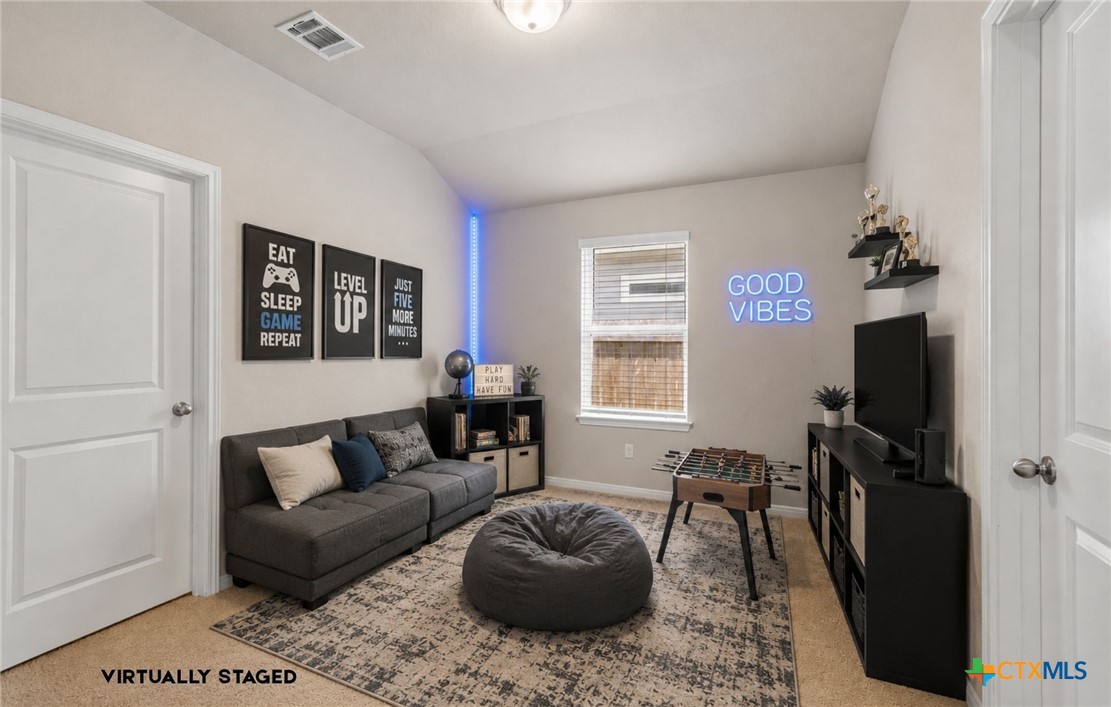 516 Loriner Way