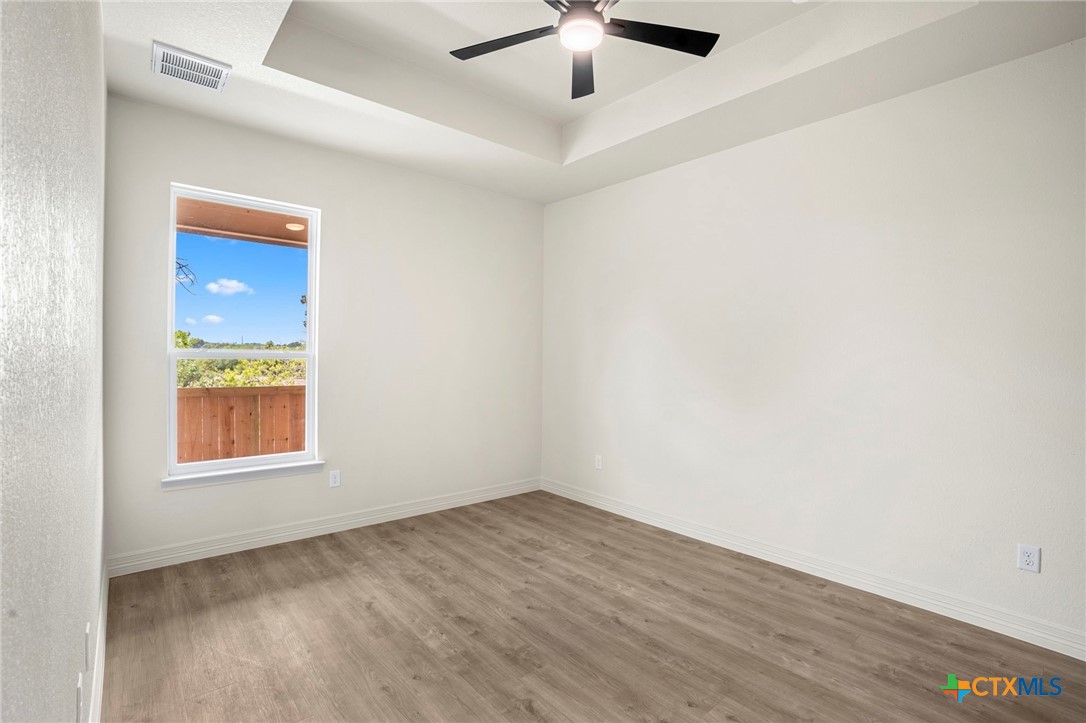 1303 Lone Pine Way