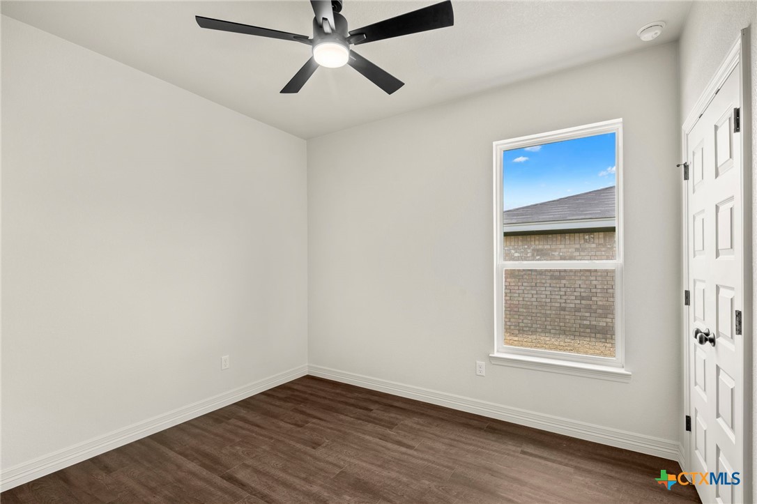 1303 Lone Pine Way