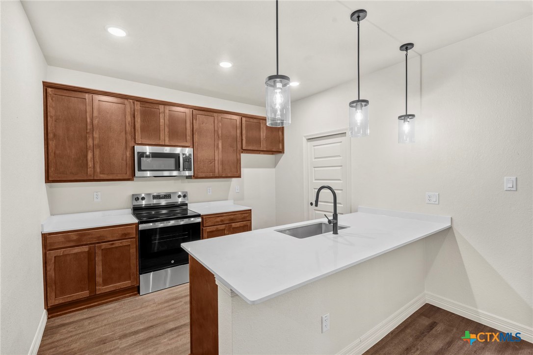 1303 Lone Pine Way