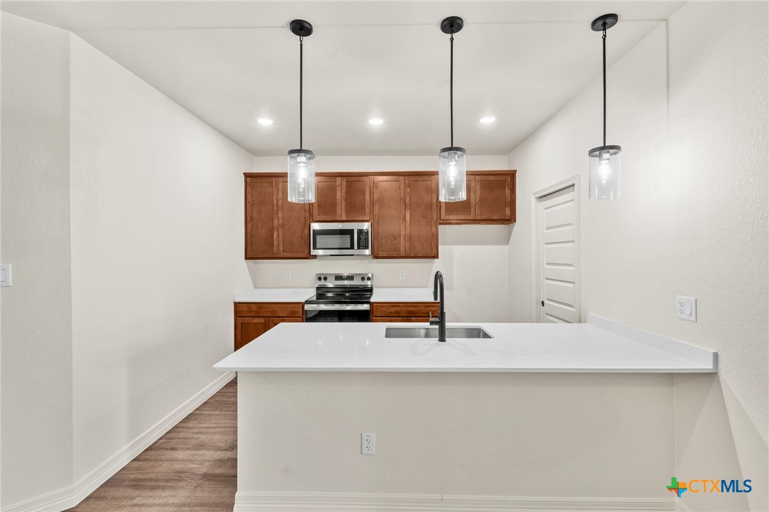 1303 Lone Pine Way