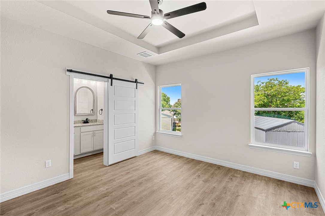 1213 Lone Pine Way