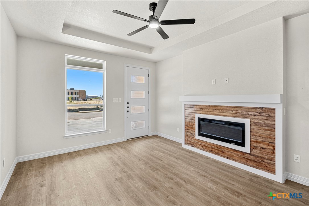 1213 Lone Pine Way