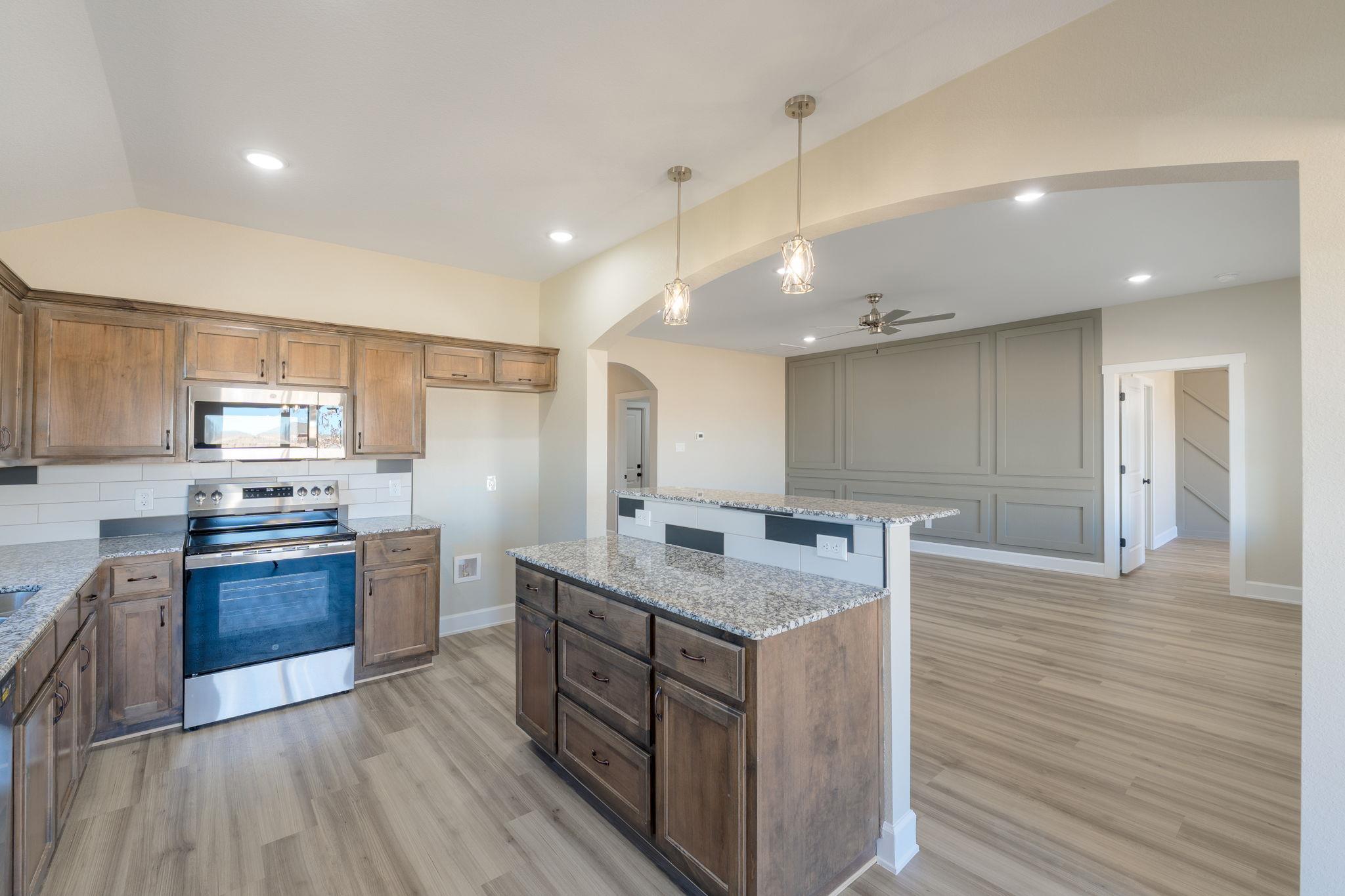 2123 Blackhawk LOOP