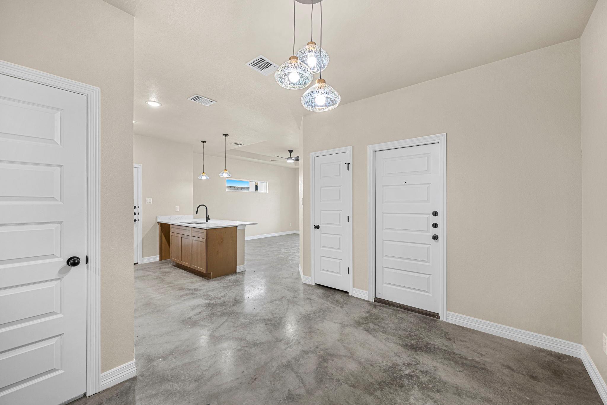 1315 Lone Pine WAY