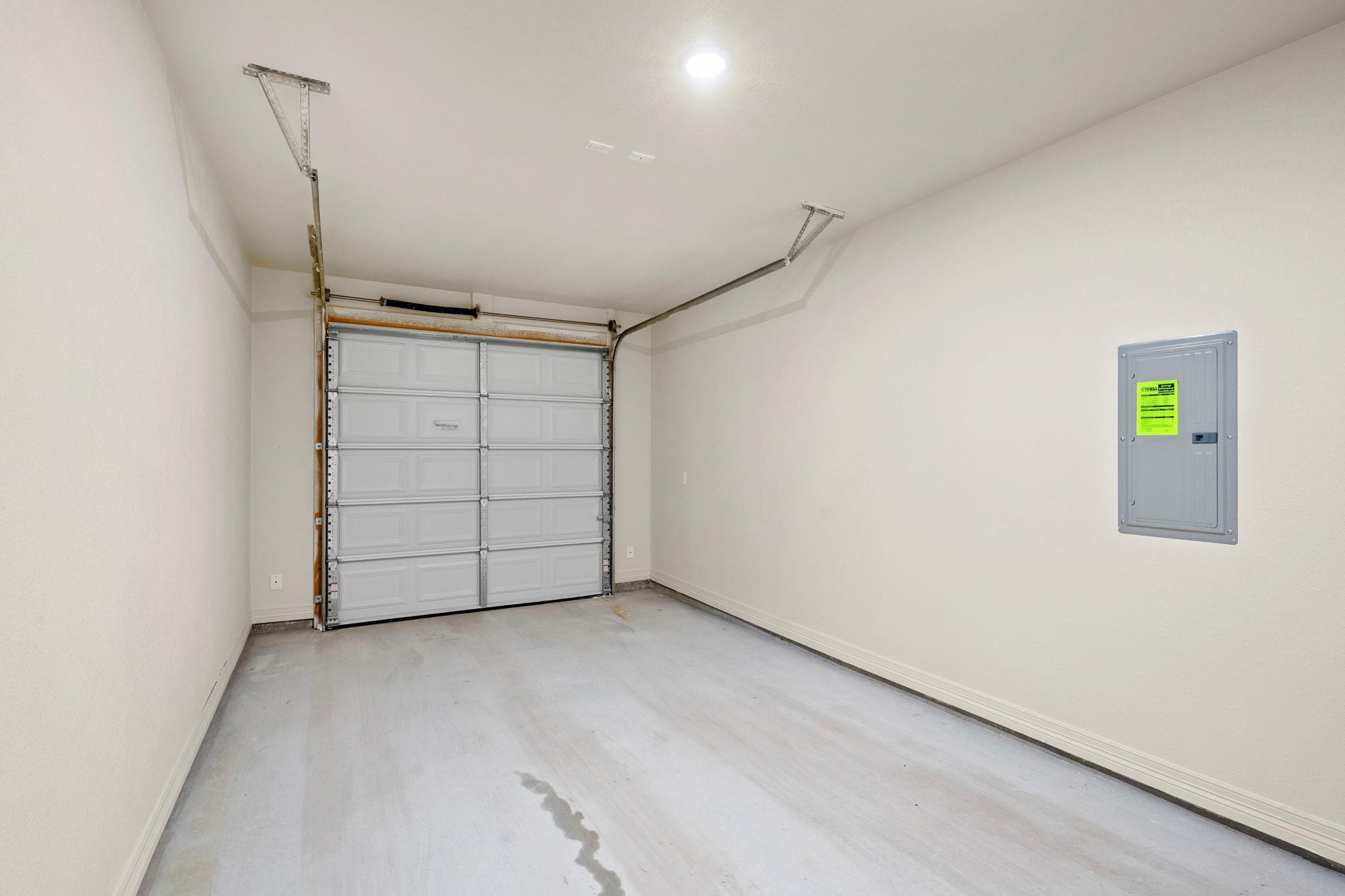 1305 Lone Pine WAY