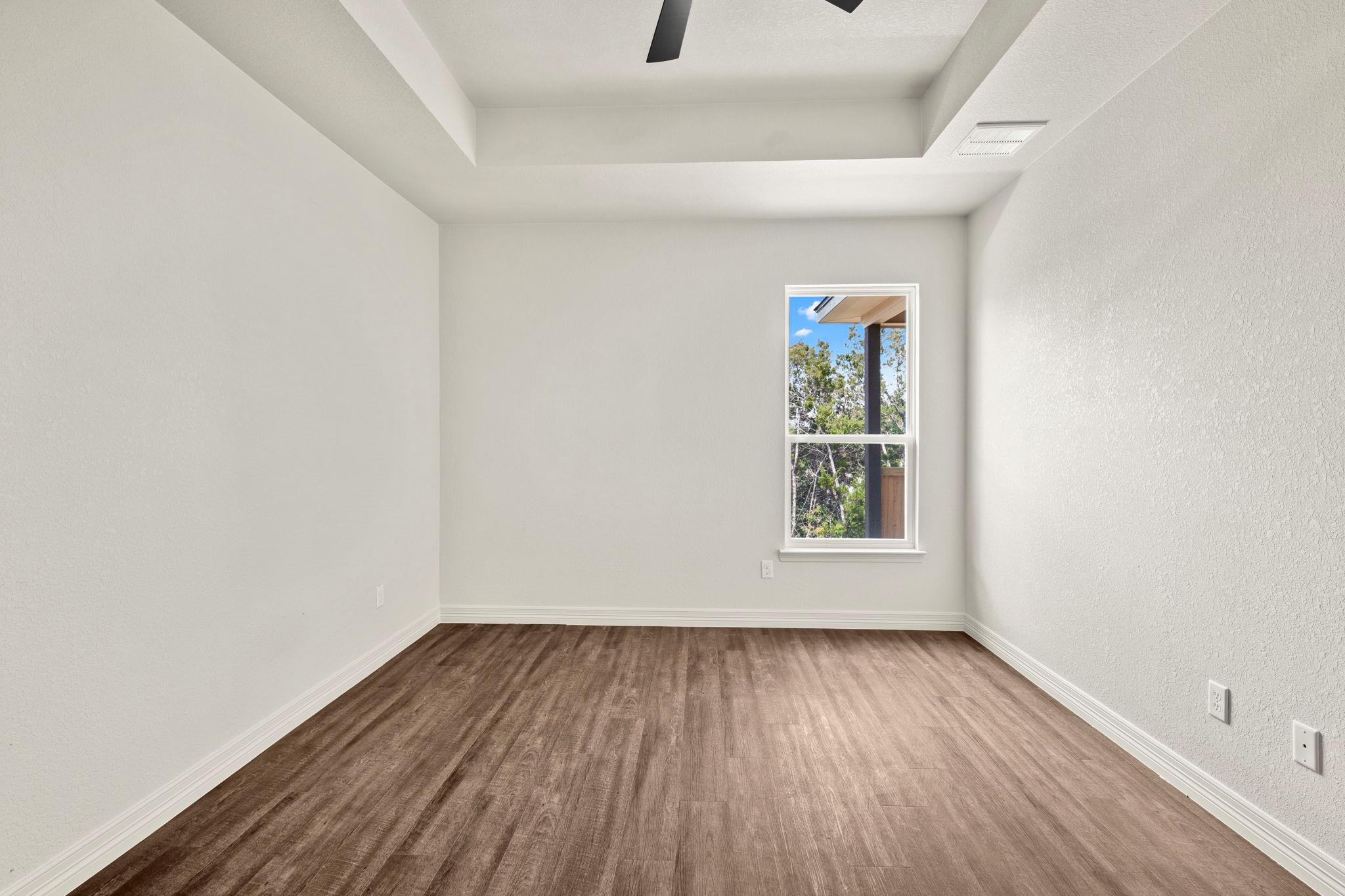 1305 Lone Pine WAY