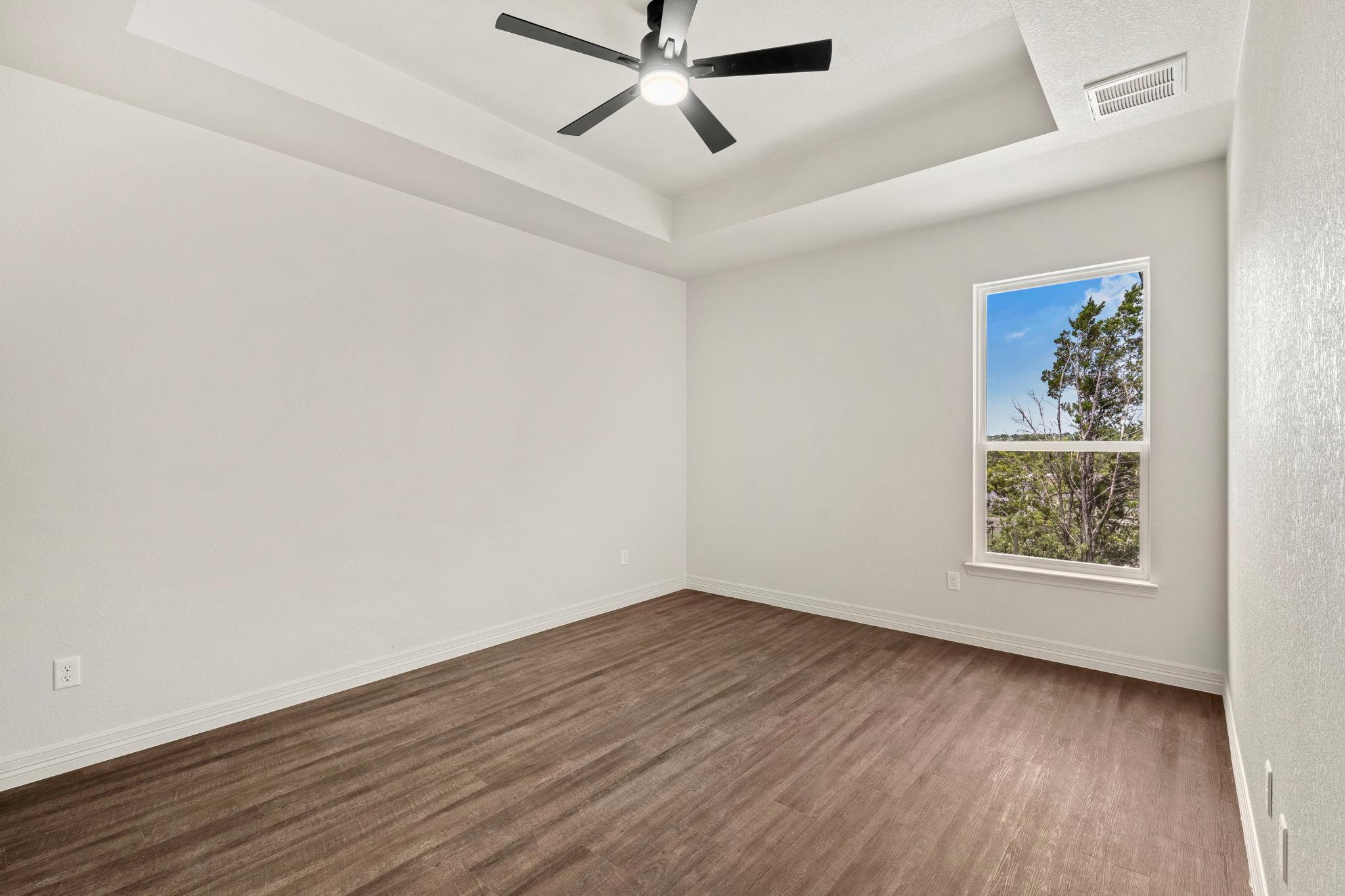 1305 Lone Pine WAY