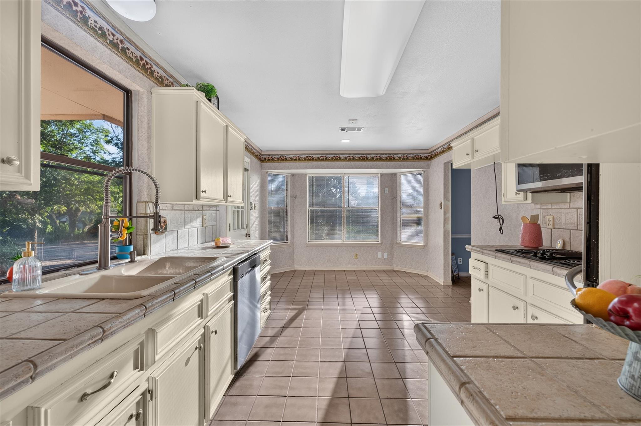 114 Wind Ridge DR