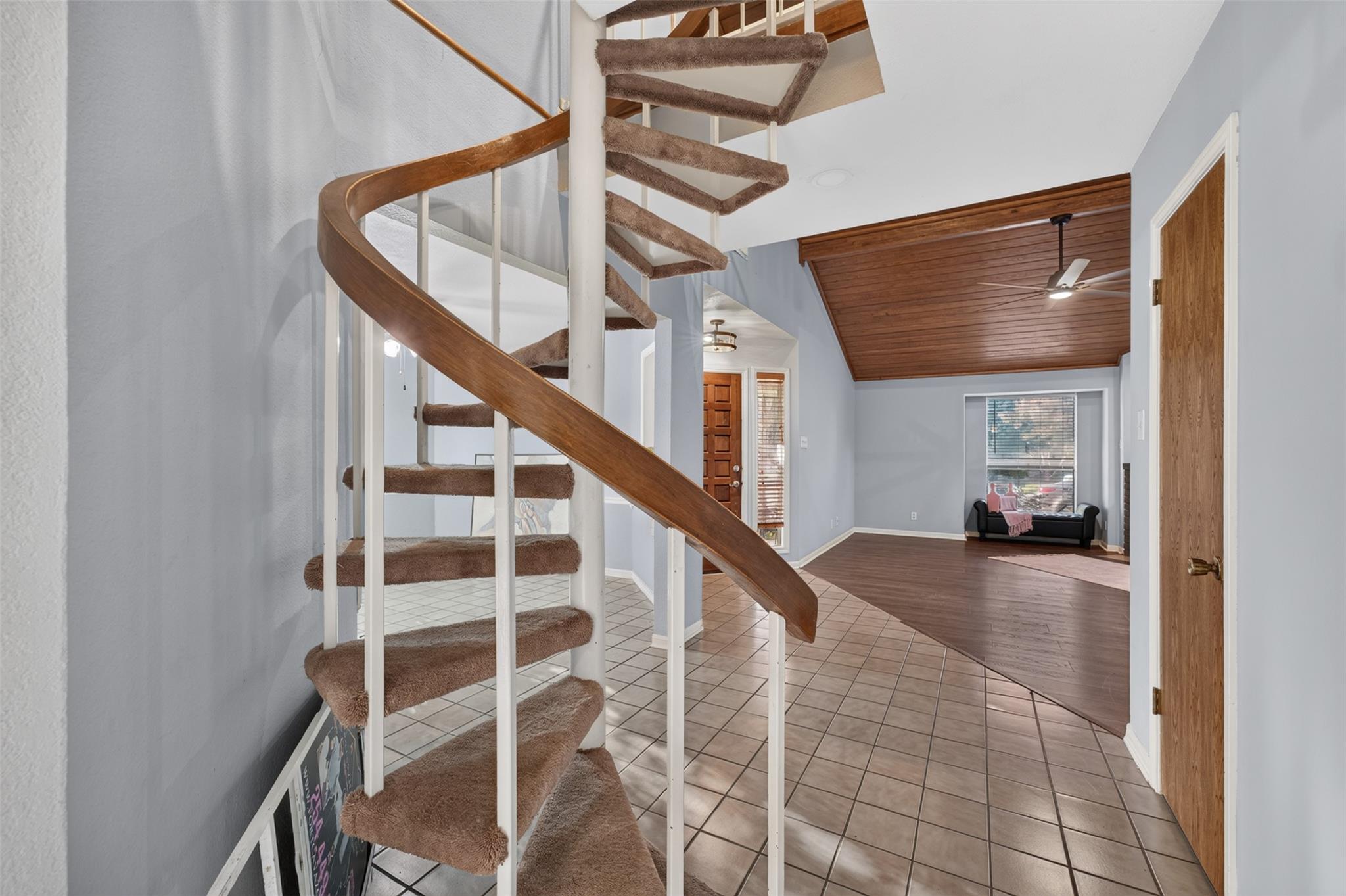 114 Wind Ridge DR