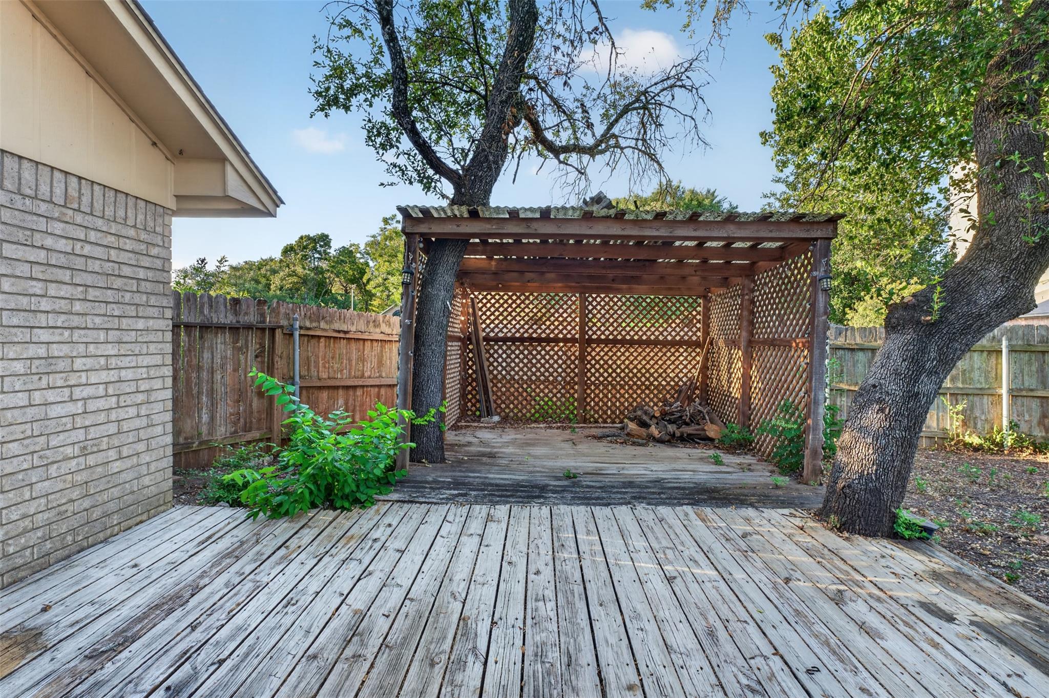 114 Wind Ridge DR