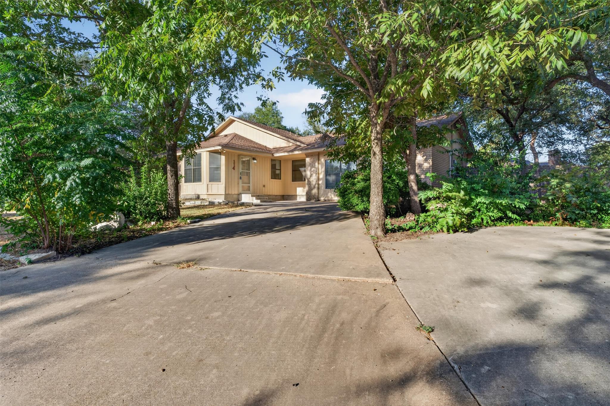 114 Wind Ridge DR