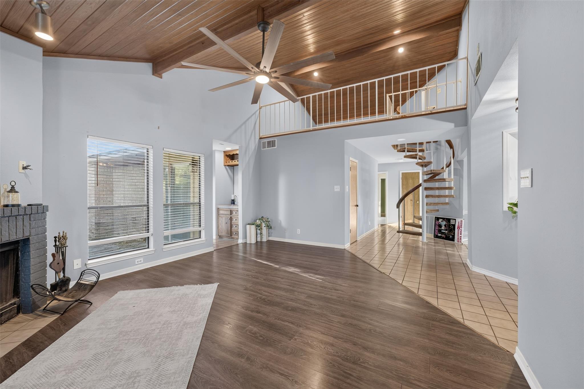 114 Wind Ridge DR