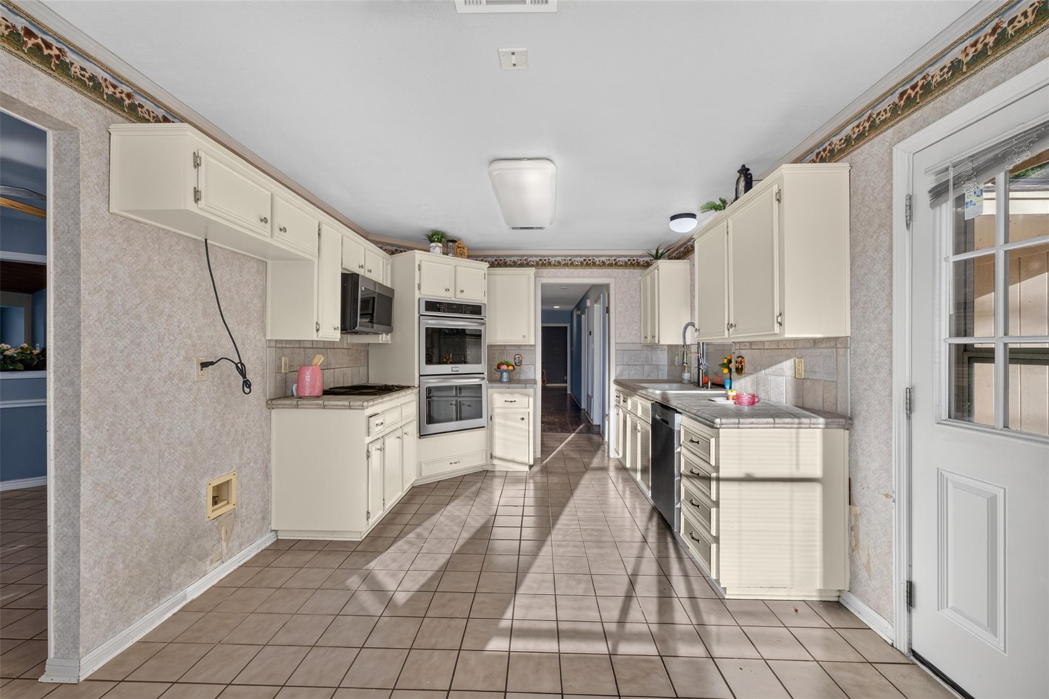 114 Wind Ridge DR