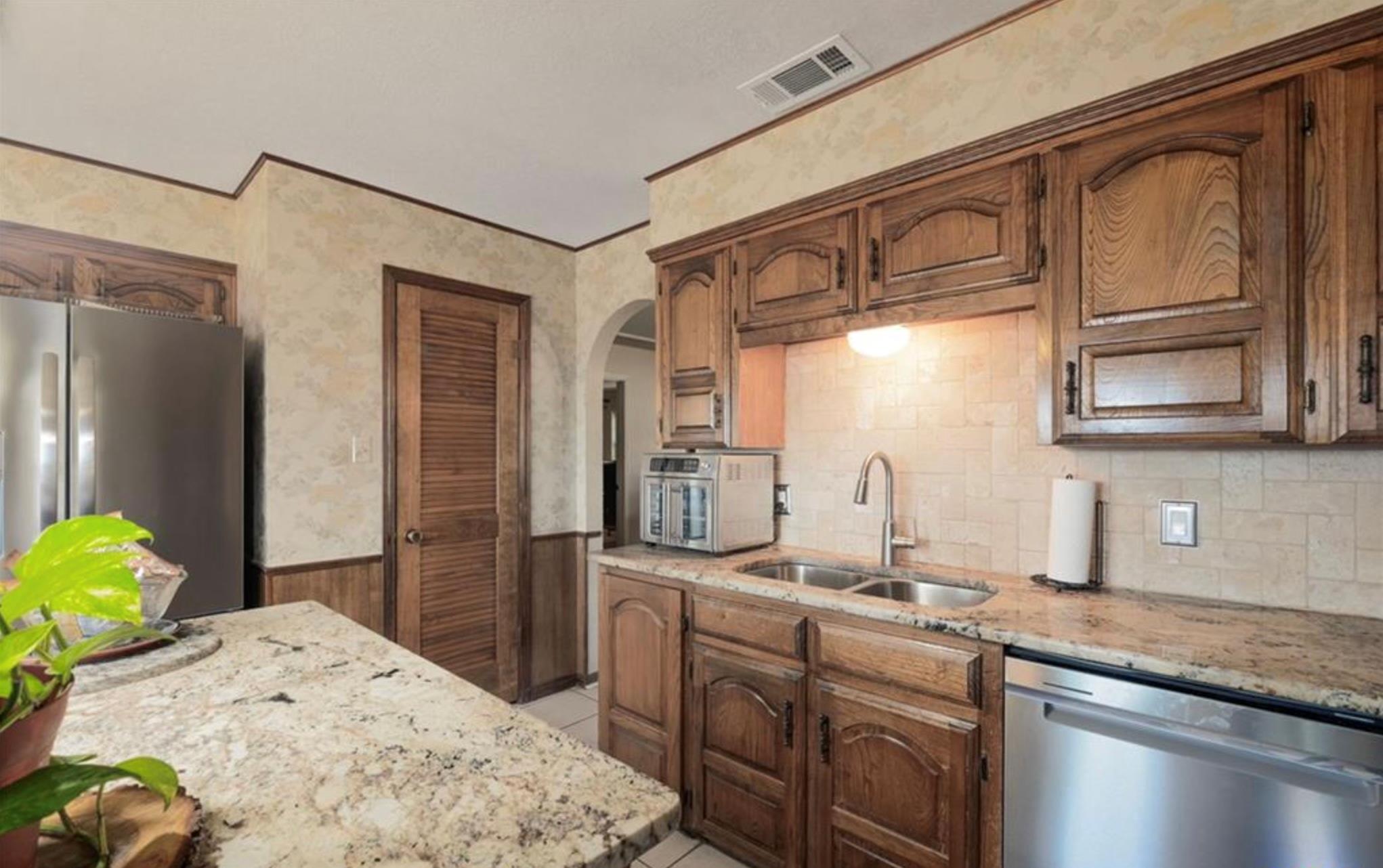1624 W Business 190