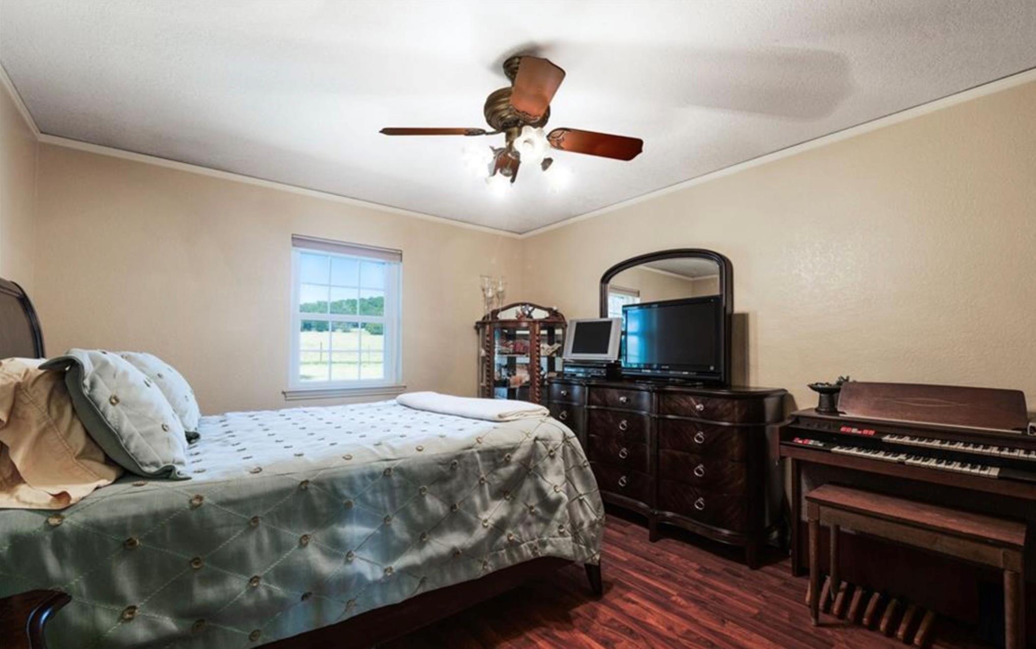 1624 W Business 190