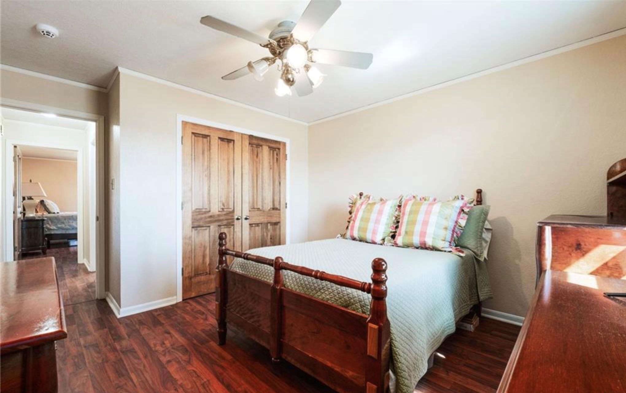 1624 W Business 190