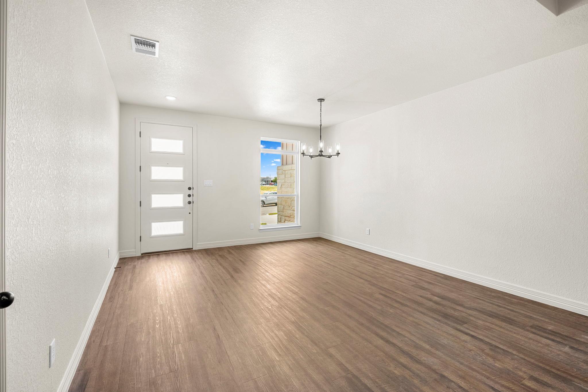 1303 Lone Pine WAY