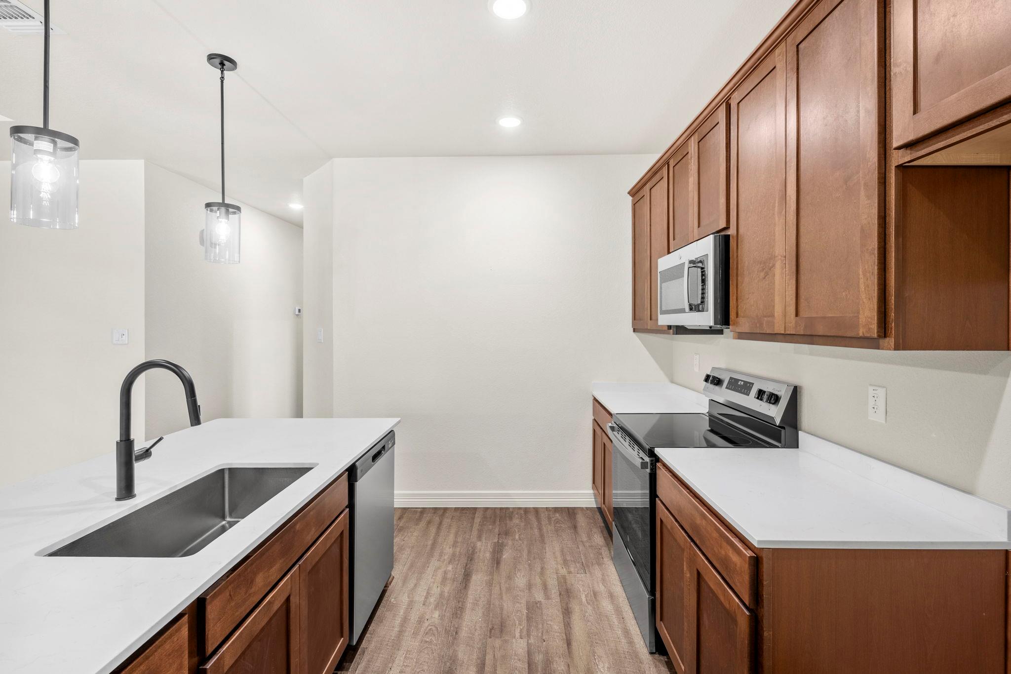 1303 Lone Pine WAY