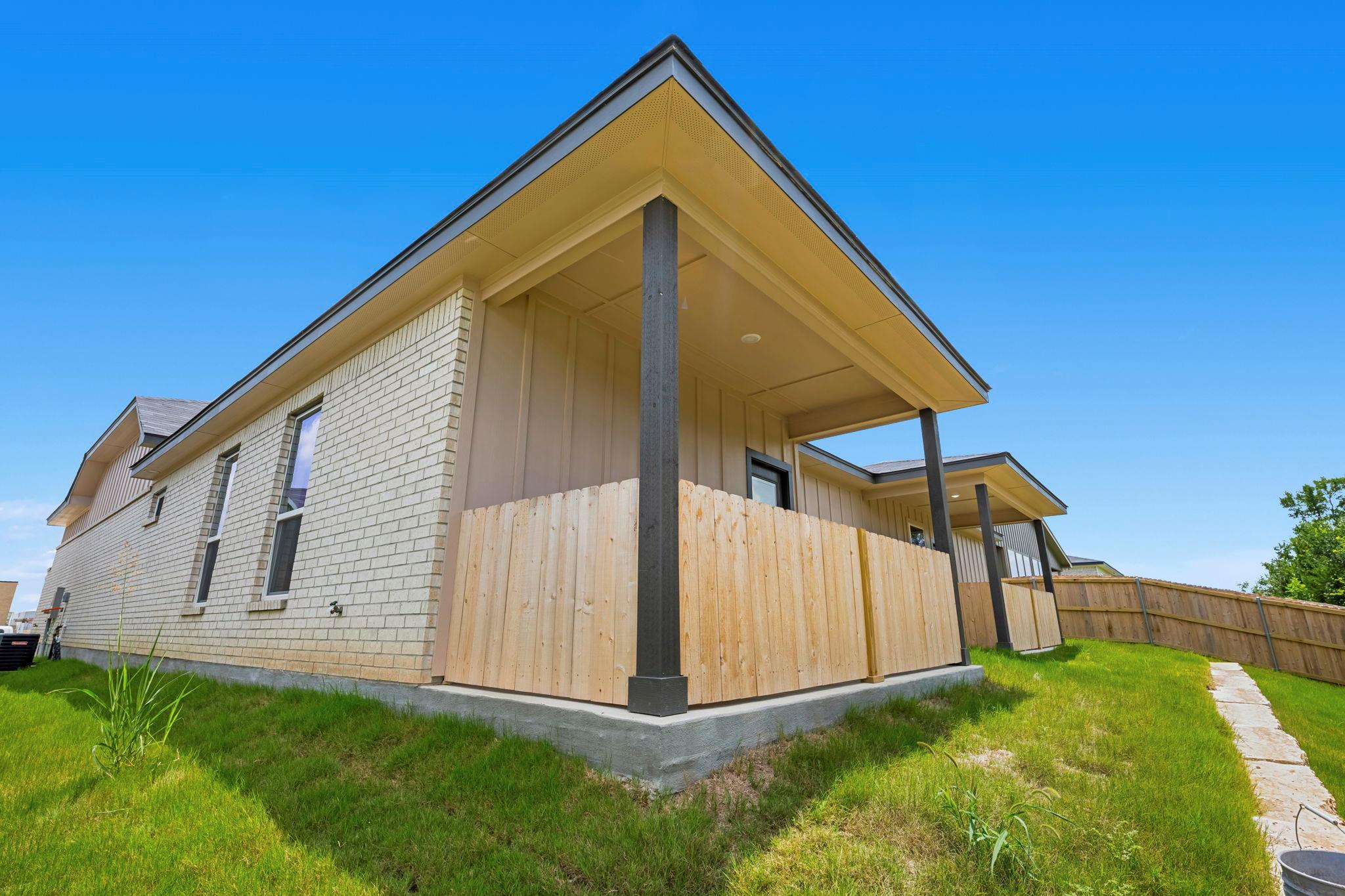 1303 Lone Pine WAY