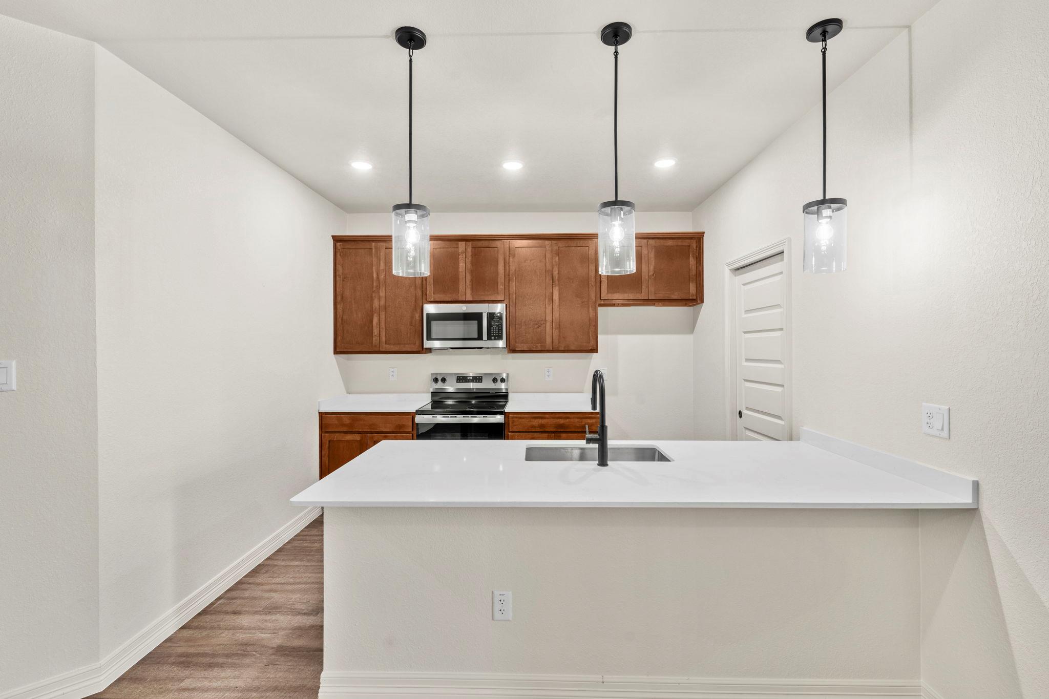 1303 Lone Pine WAY