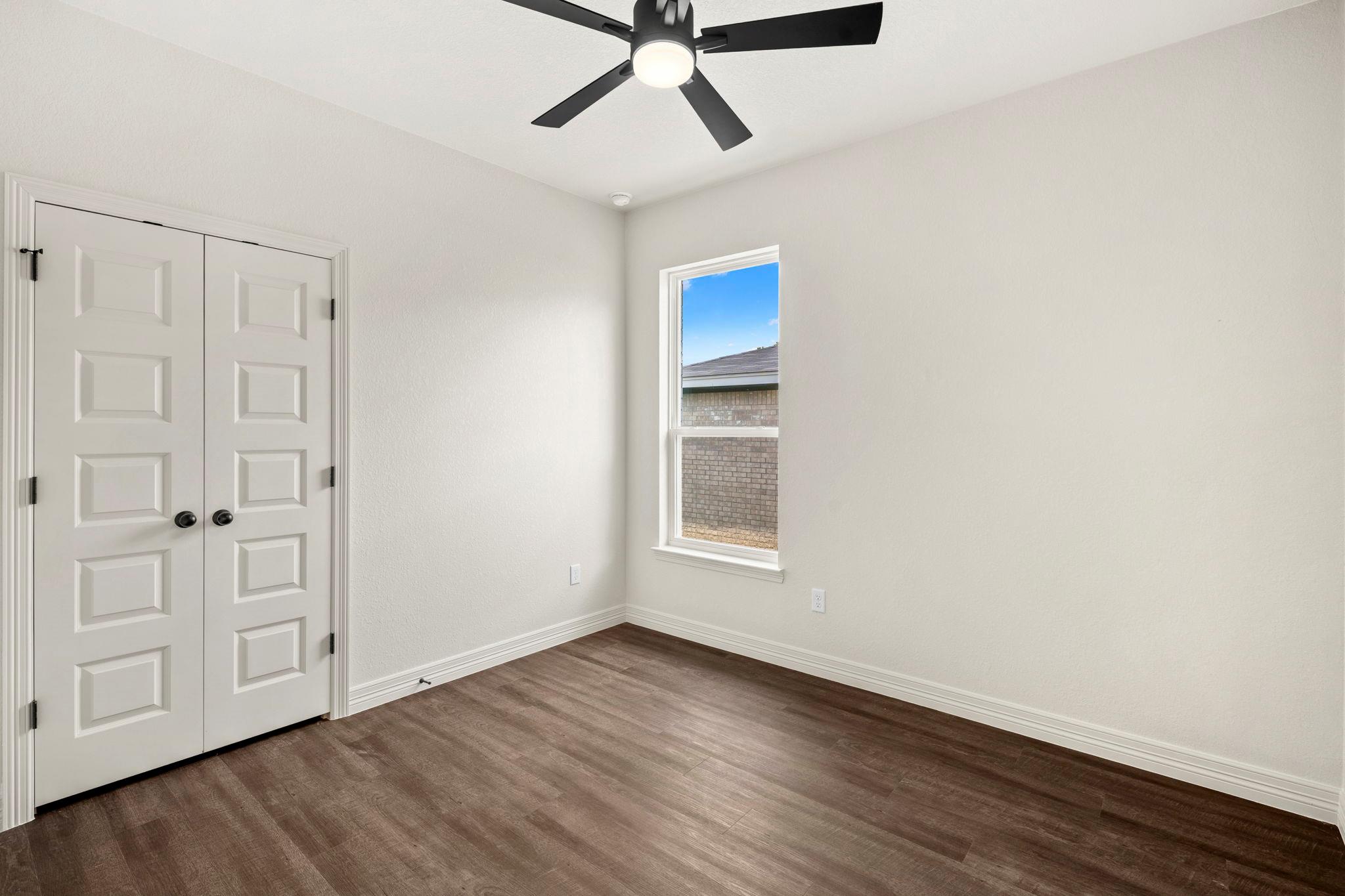1303 Lone Pine WAY