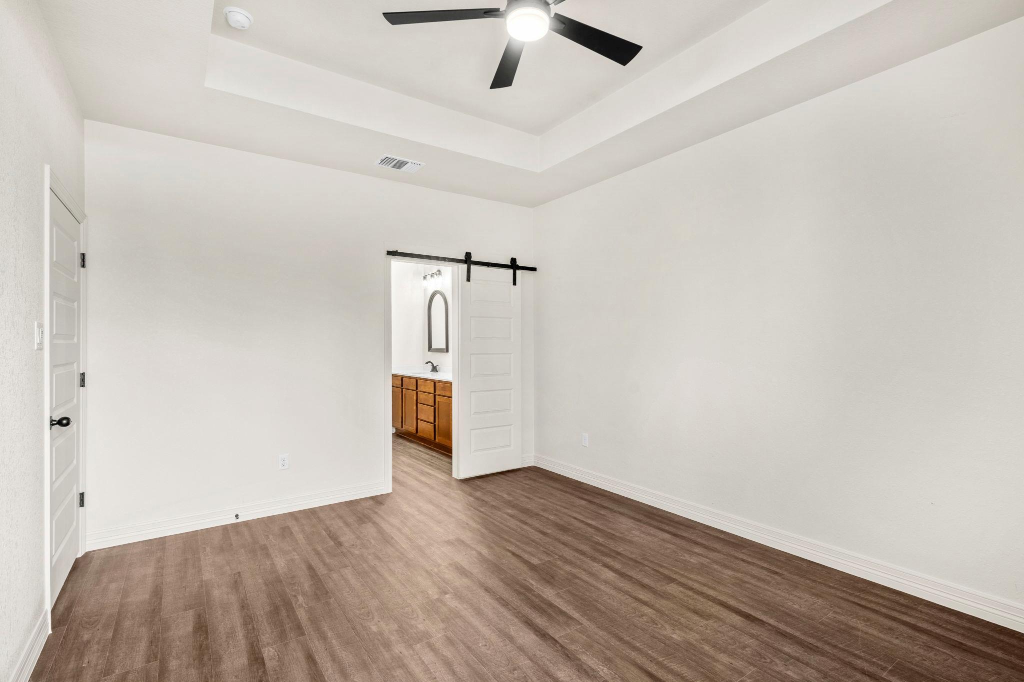 1303 Lone Pine WAY