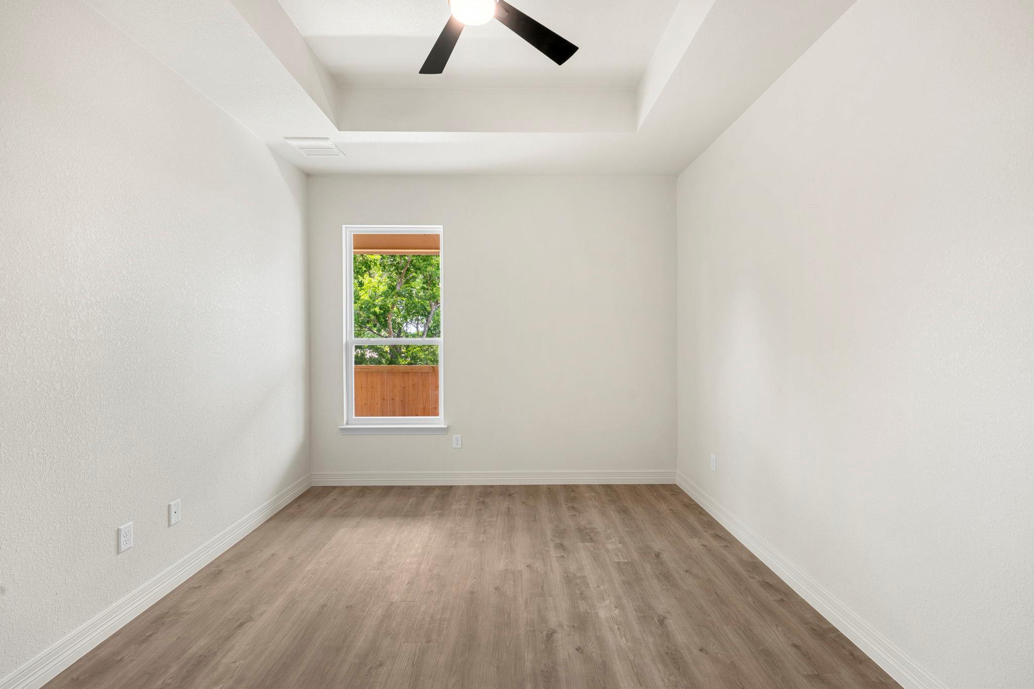 1303 Lone Pine WAY