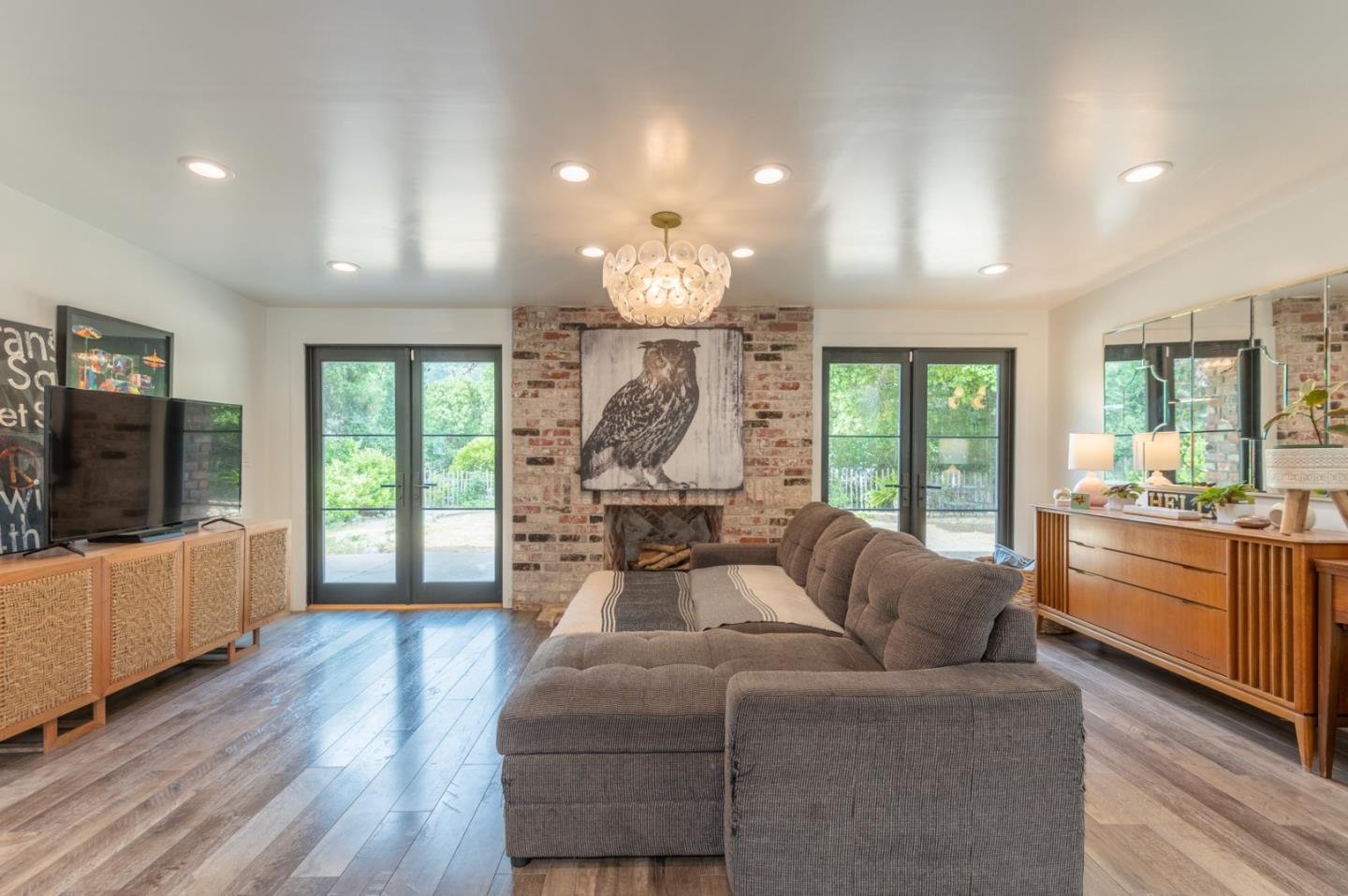 42 Laurel DR