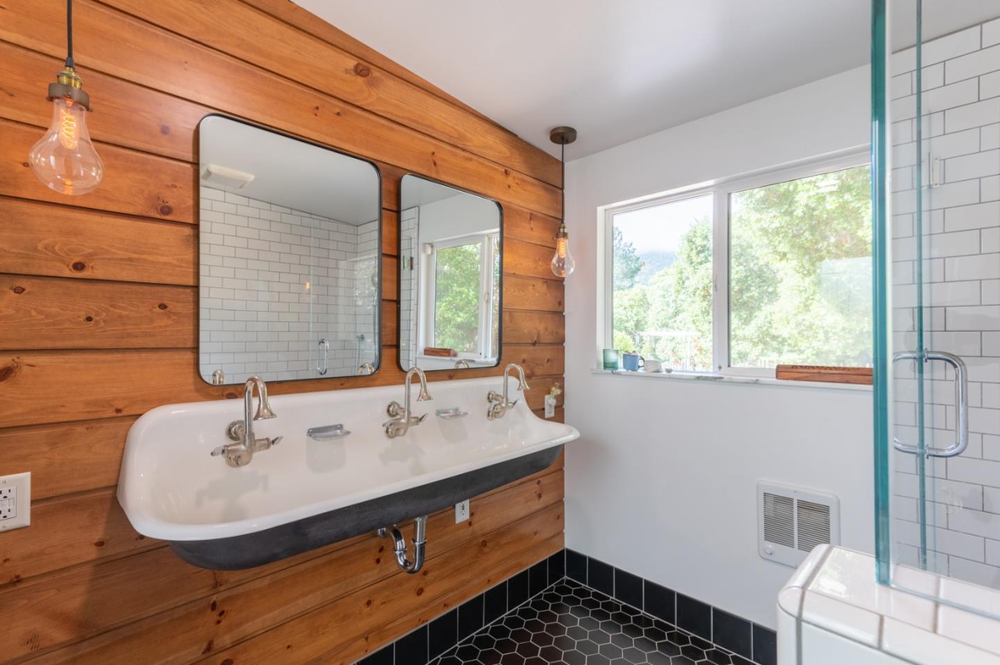 42 Laurel DR