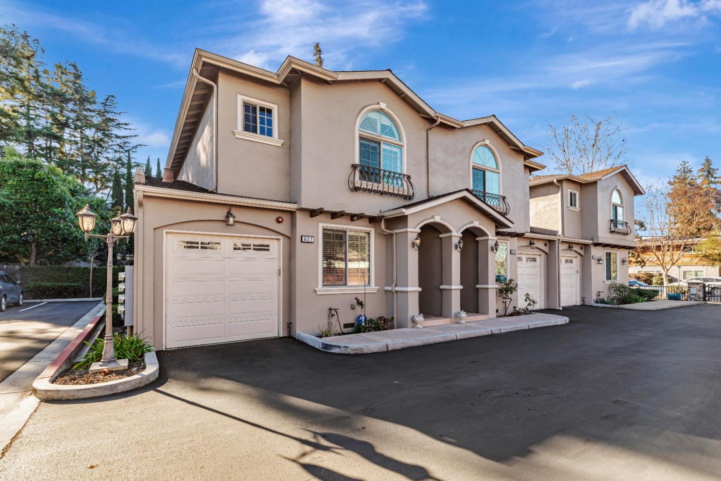 627 Crystal CT