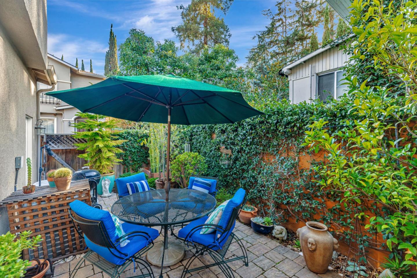 627 Crystal CT