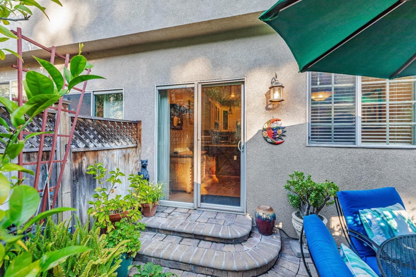 627 Crystal CT