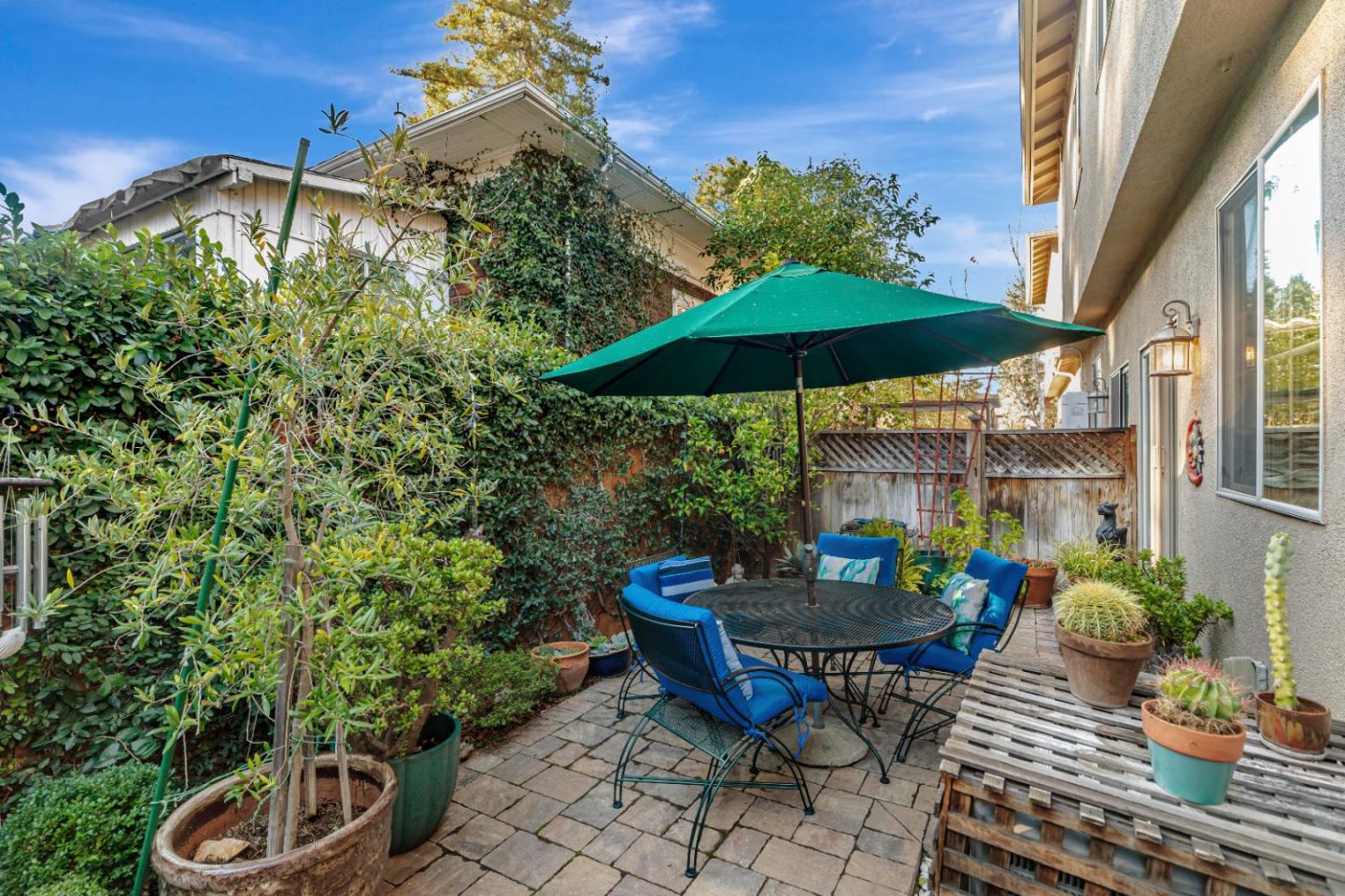 627 Crystal CT