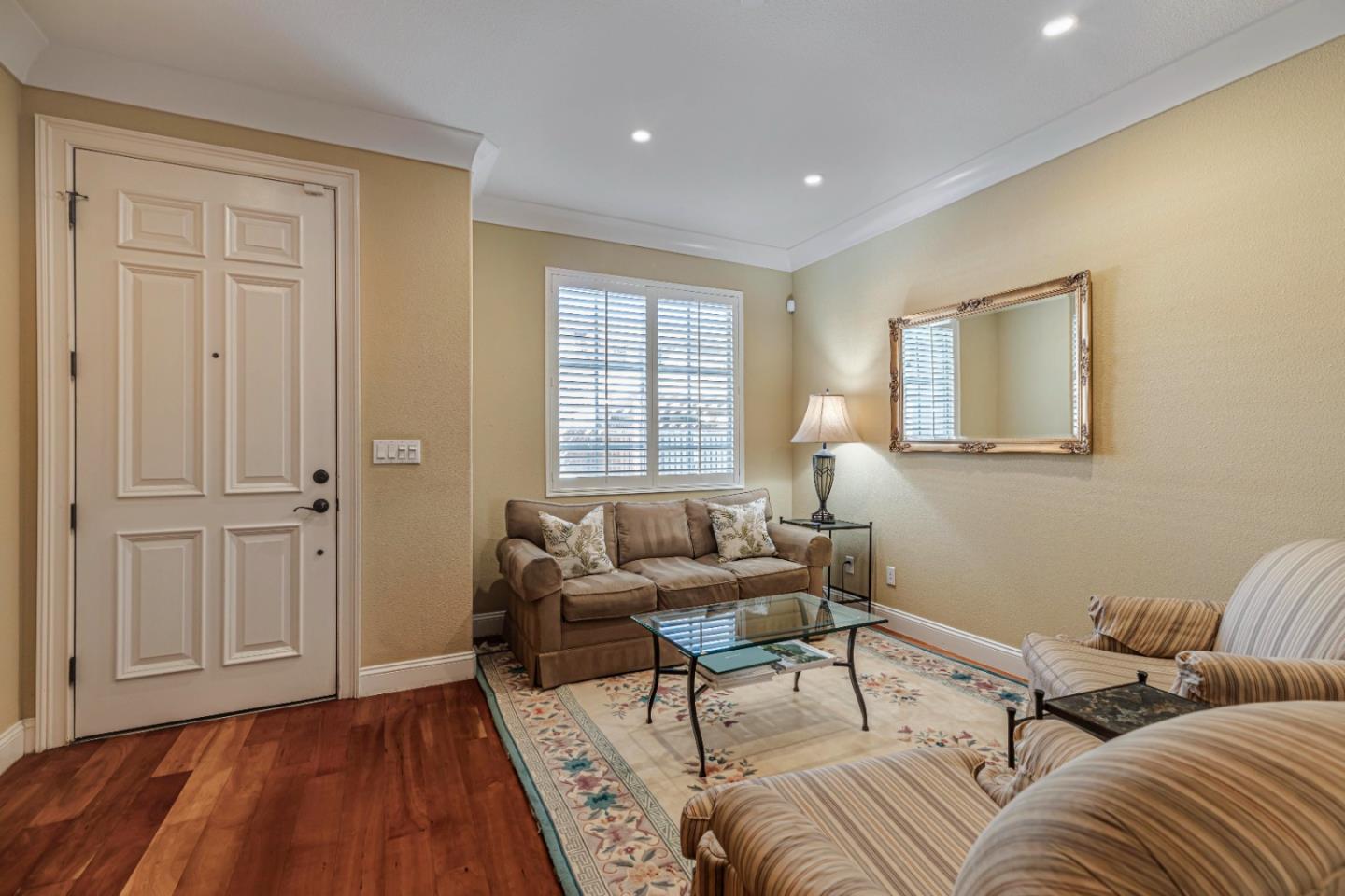 627 Crystal CT