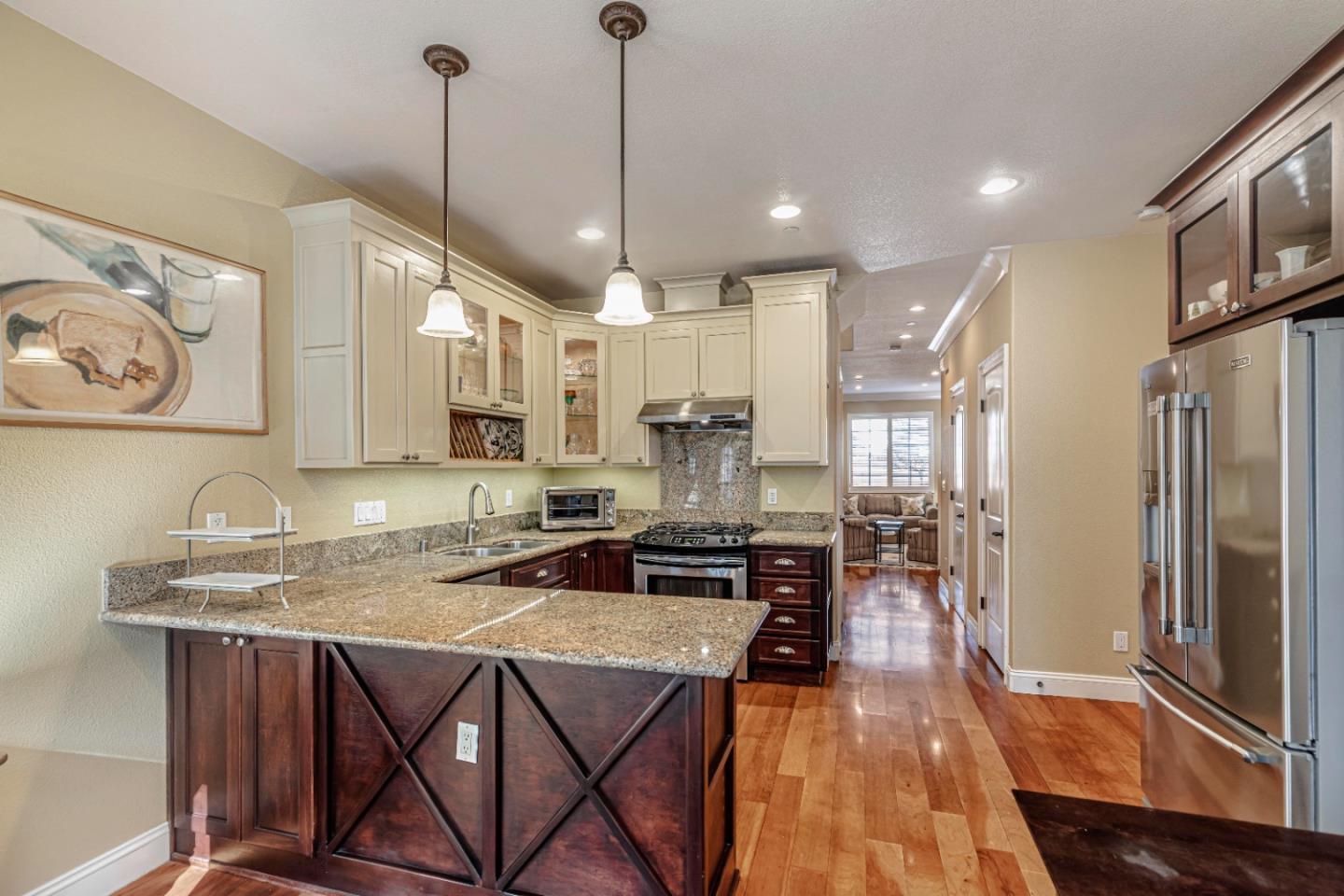 627 Crystal CT